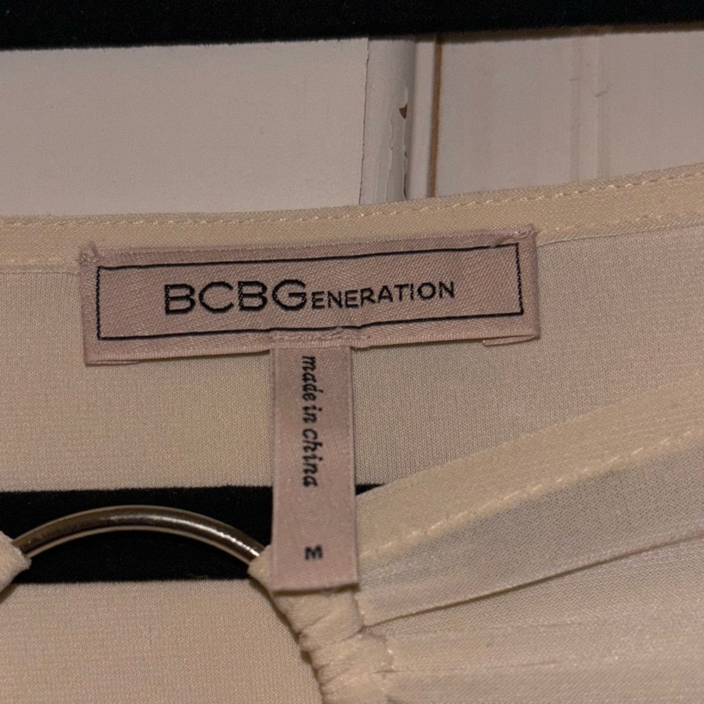 BCBGeneration Cream Tie Front Crop Blouse - Picture 3 of 4